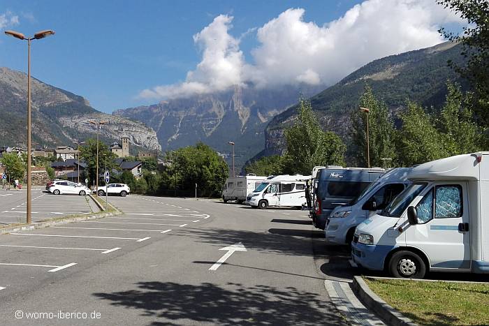 Torla-Ordesa, Parkplatz beim Besucherzentrum 160910 Torla Parkplatz