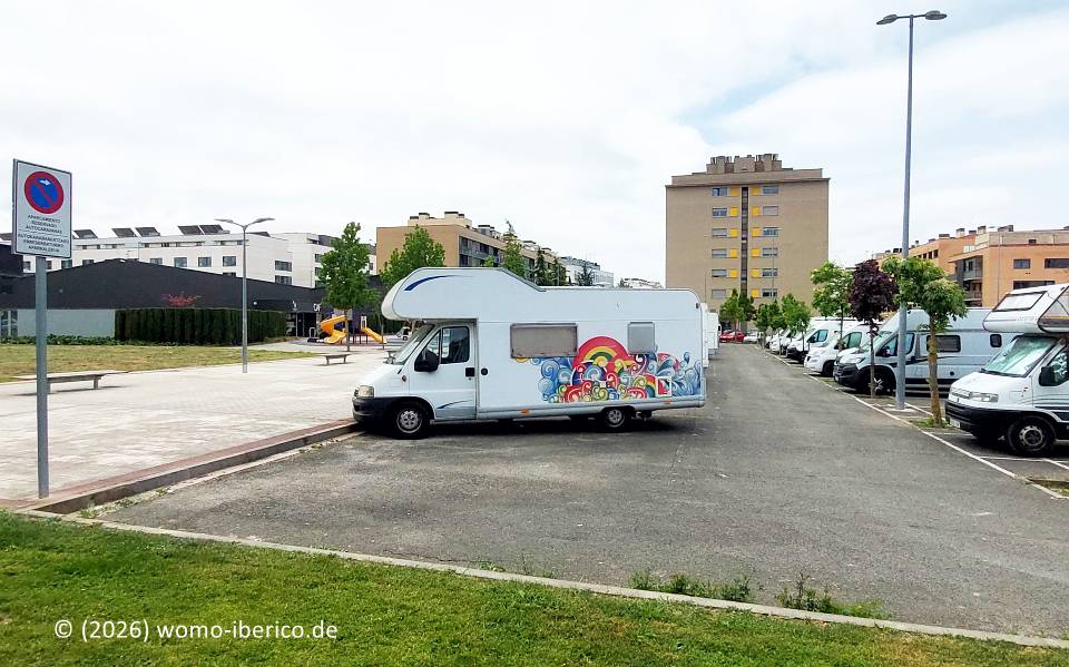 Sarriguren, Parkplatz, CAF 20260425 Sarriguren PP