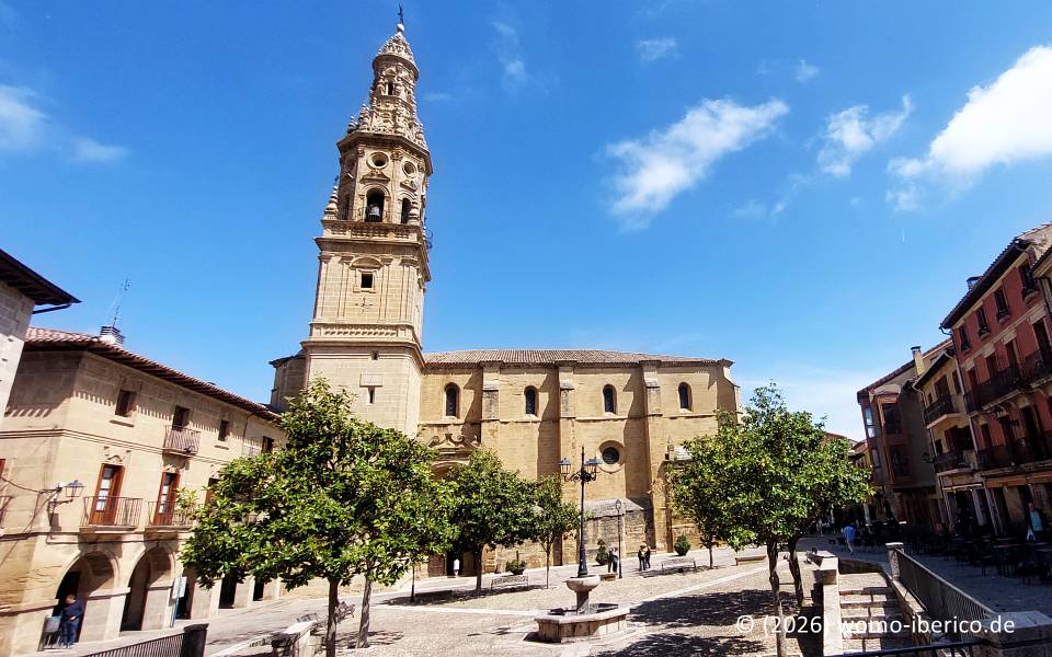 Briones, Plaza España 20260501 Briones Plaza