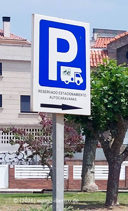 Nigrán, Wohnmobil-Parkplatz 20260527 Nigran Schild P